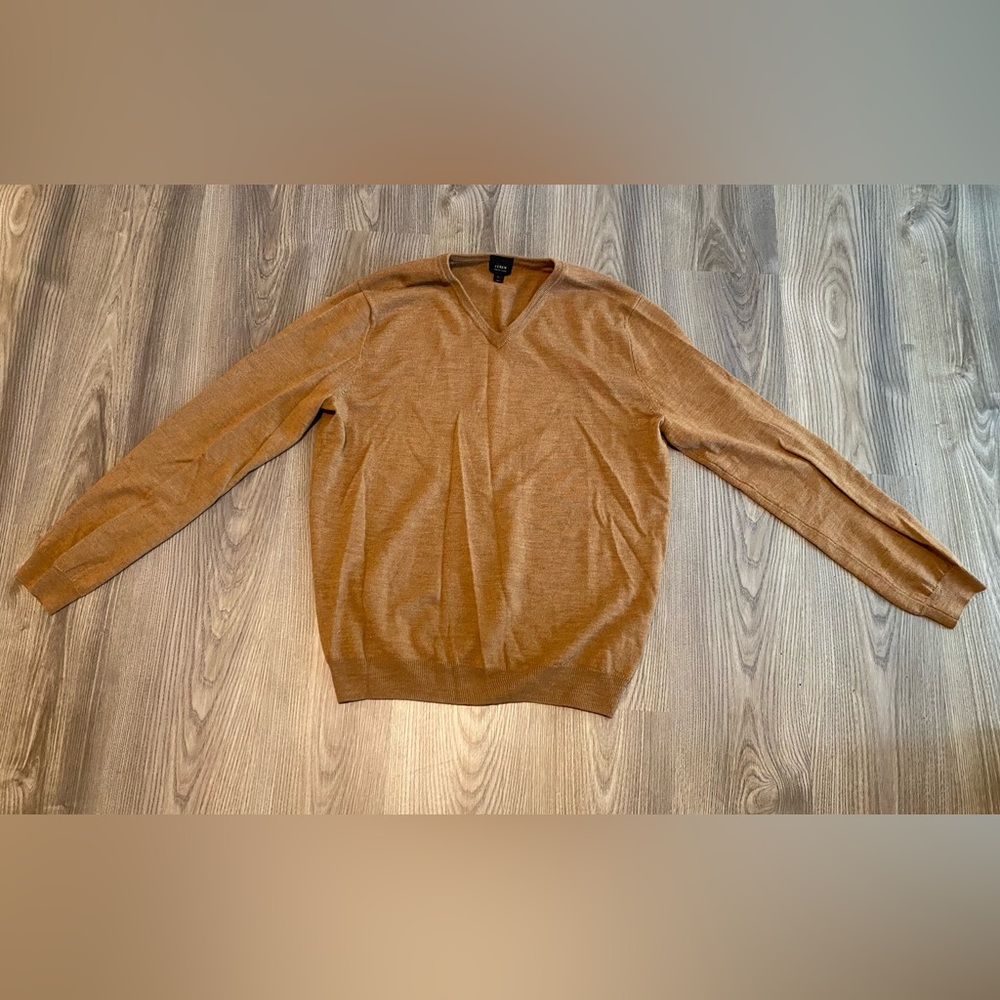 J Crew Slim Fit 100% Merino V Neck Sweater Pullover Brown Camel Mens size Large